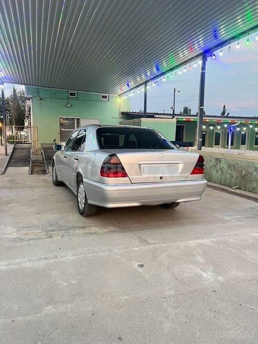 Mercedes C 180-3