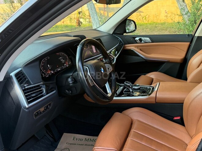 BMW X7-11