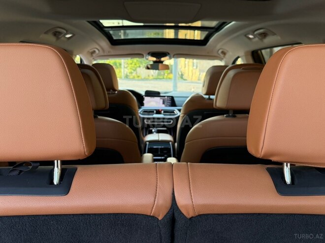 BMW X7-8