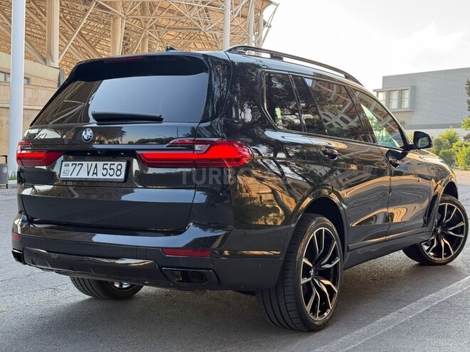 BMW X7-4