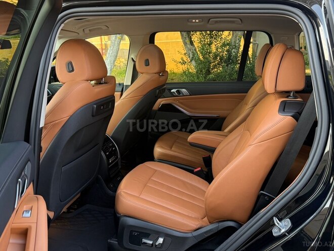 BMW X7-9