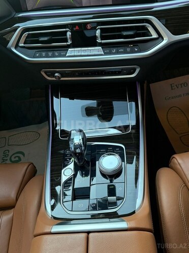 BMW X7-17