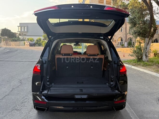 BMW X7-6