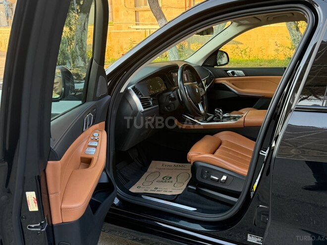 BMW X7-12
