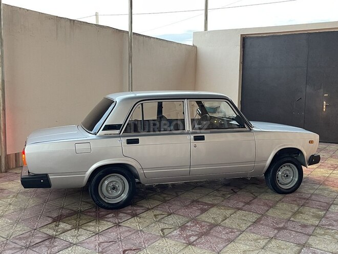 LADA (VAZ) 2107-10