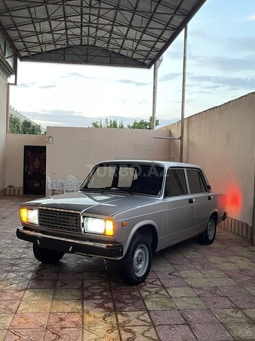 LADA (VAZ) 2107-1