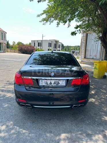 BMW 740-2