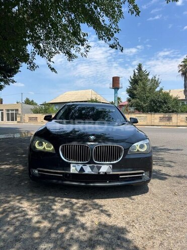 BMW 740-1