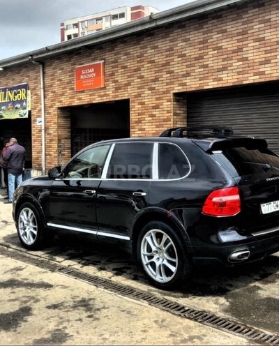 Porsche Cayenne-2