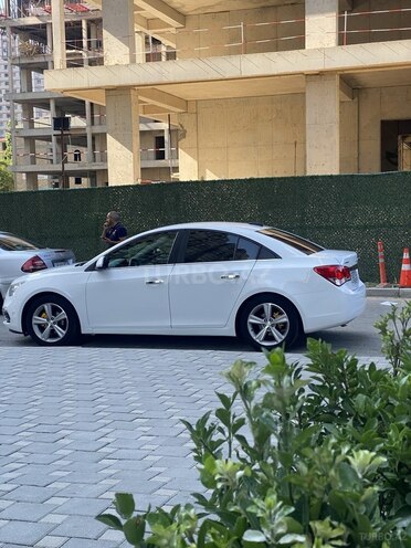 Chevrolet Cruze-13