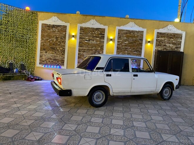 LADA (VAZ) 2107-2