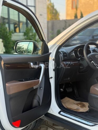 Kia Sorento-14