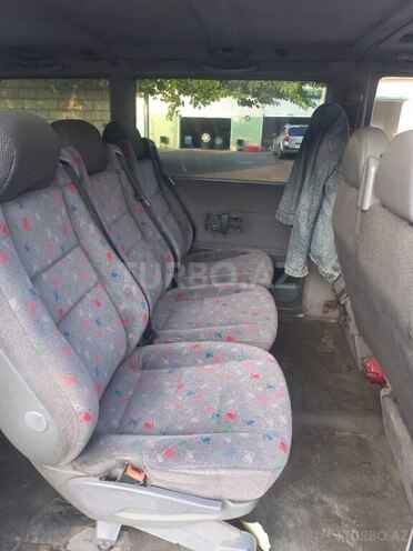 Mercedes V 220-8