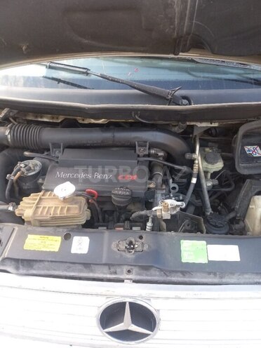 Mercedes V 220-7