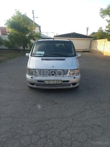Mercedes V 220-1