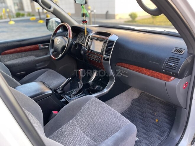 Toyota Land Cruiser Prado-8