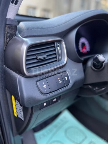 Kia Sorento-14