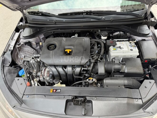 Hyundai Elantra-2