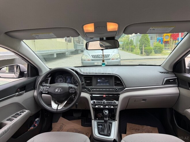 Hyundai Elantra-8