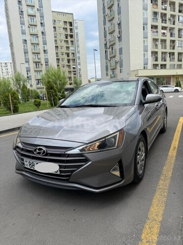 Hyundai Elantra-1