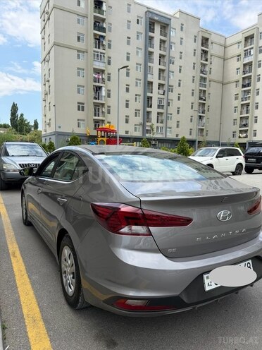 Hyundai Elantra-6