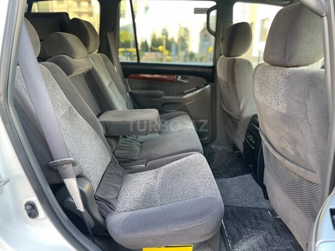 Toyota Land Cruiser Prado-12