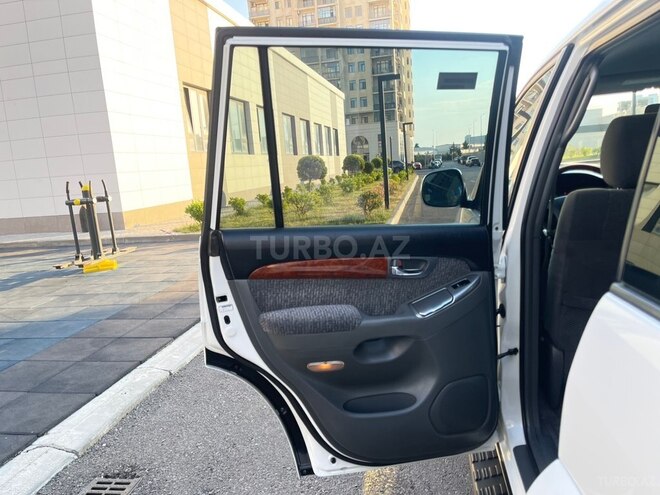 Toyota Land Cruiser Prado-13