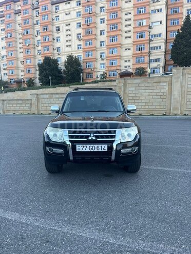 Mitsubishi Pajero-1