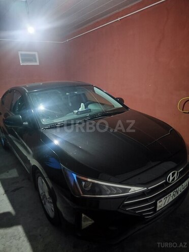 Hyundai Elantra-2