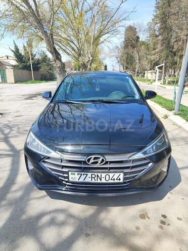 Hyundai Elantra-1