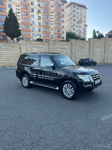 Mitsubishi Pajero-8
