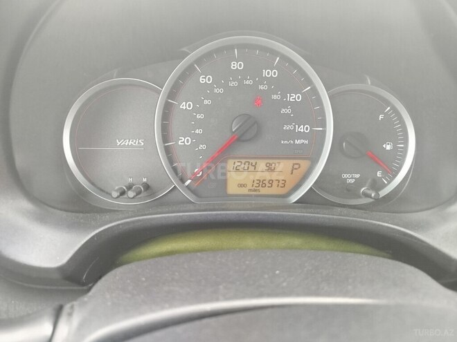 Toyota Yaris-8
