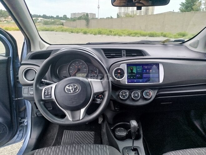 Toyota Yaris-11