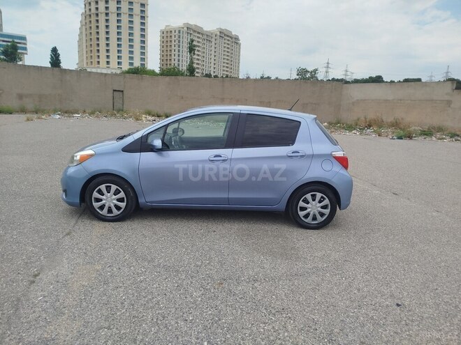 Toyota Yaris-13