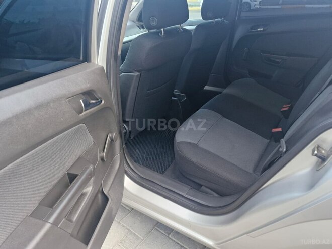 Opel Astra-12