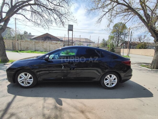 Hyundai Elantra-3
