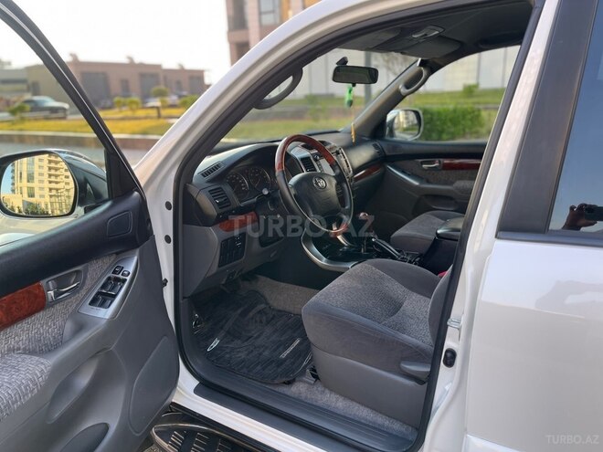 Toyota Land Cruiser Prado-9
