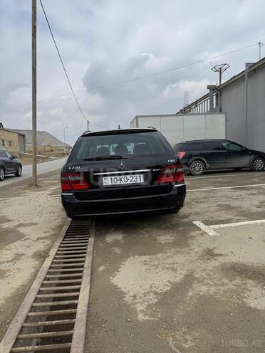 Mercedes E 220-17