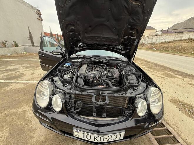 Mercedes E 220-12