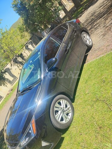 Hyundai Elantra-17