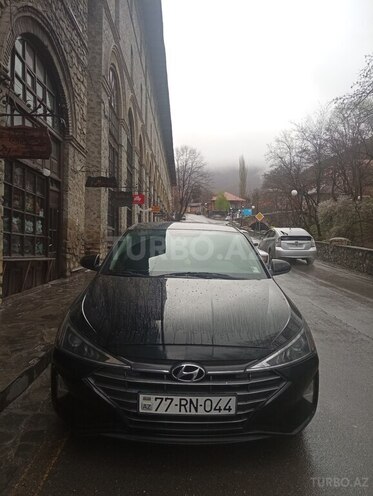 Hyundai Elantra-18