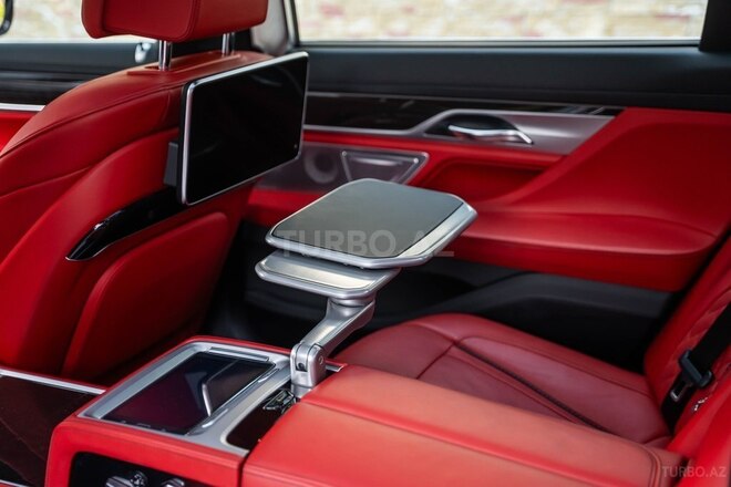 BMW 750-19