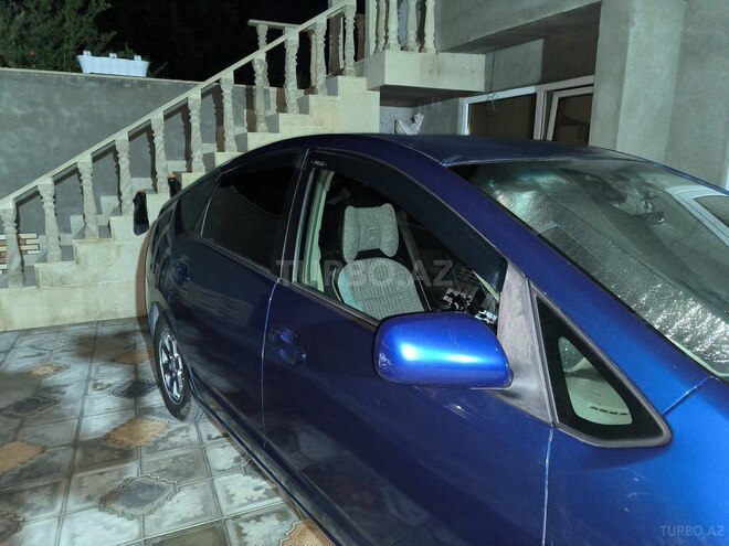 Toyota Prius-2