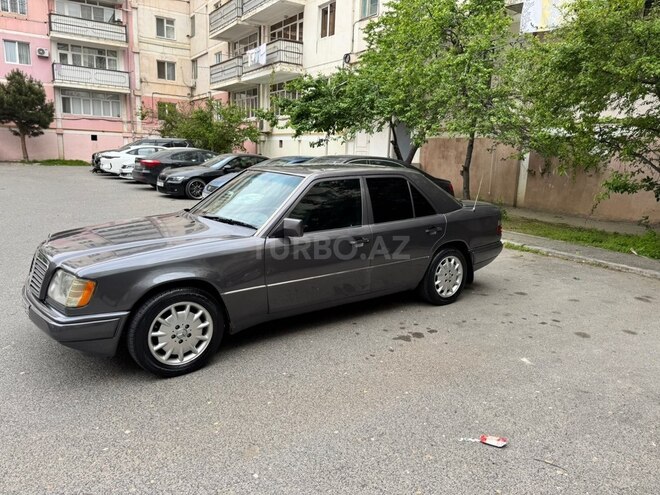 Mercedes 220 E-3