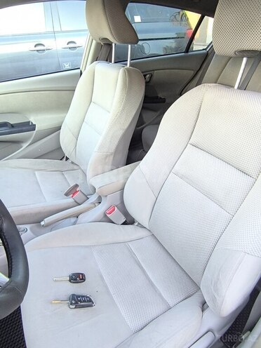 Honda Insight-16