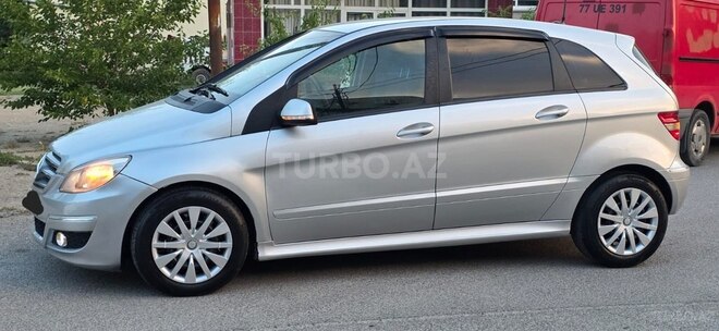 Mercedes B 170-8