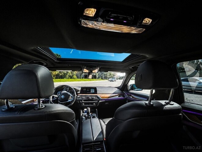 BMW 530e-7