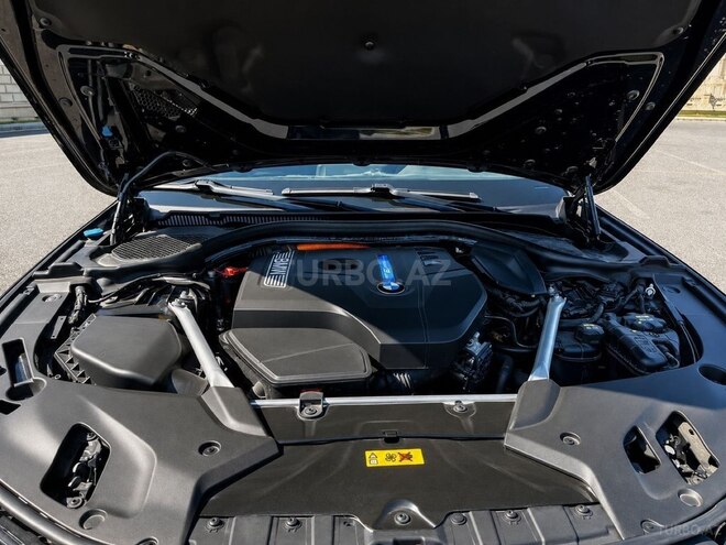 BMW 530e-8