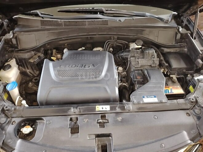 Hyundai Santa Fe-13