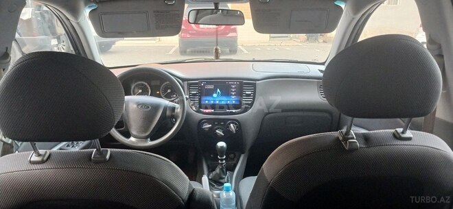 Kia Rio-13